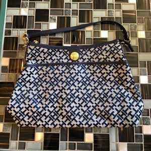 Tommy Hildiger purse